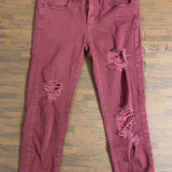 American Eagle | Distressed Jeans | Size 2 - Picture 6 of 8